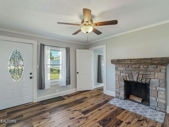 5th image of 2512 Cedar Ln
