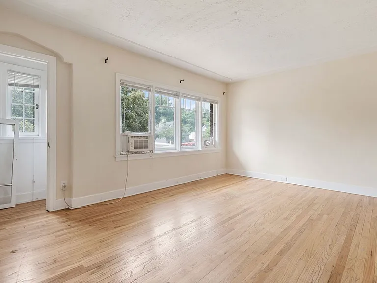 Ladywood Apartments — Photo 11
