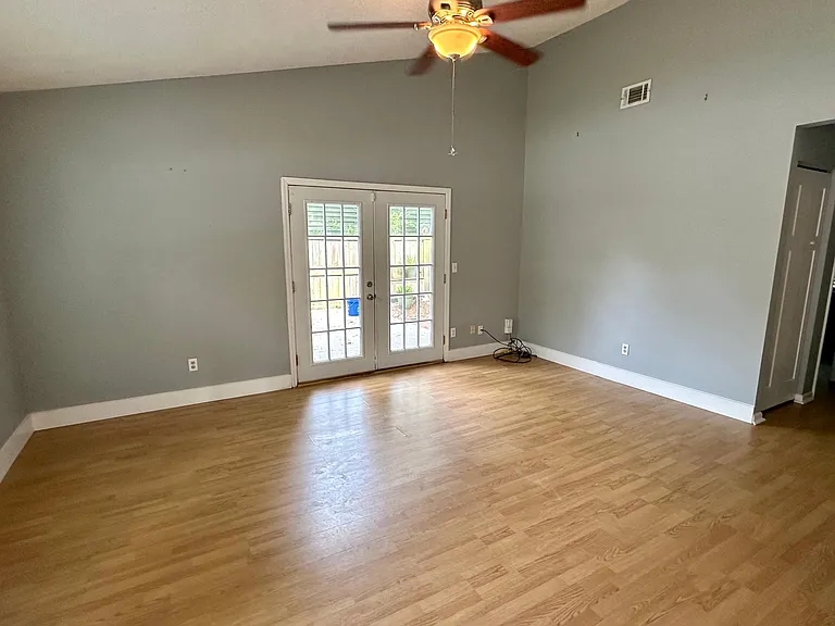 1107 Oakcrest Dr — Photo 7