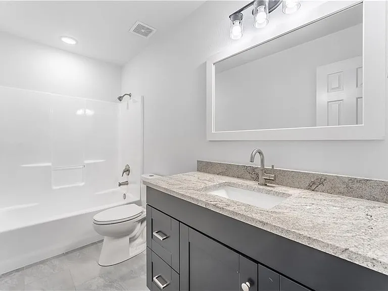 1209 Spring St — Photo 13