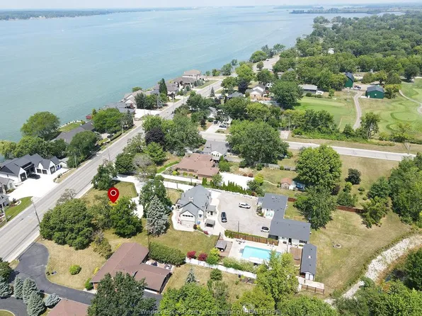 777 Front Rd N, Amherstburg, ON N9V 2V6