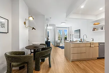 558 Sackett Street, #7B