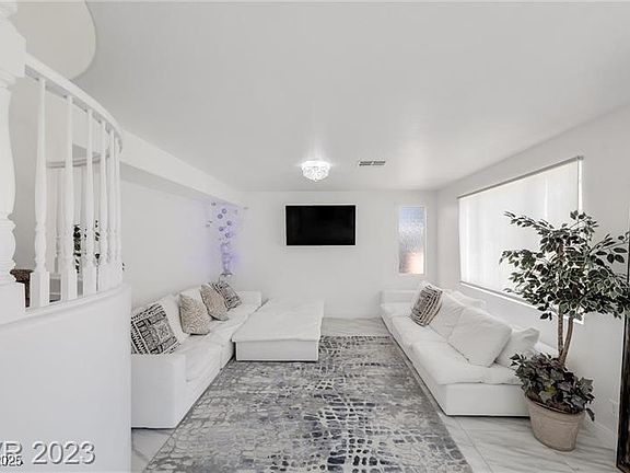 4th image of 9893 Canyon Peak Dr