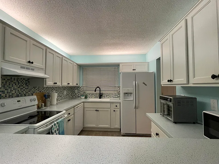 1210 SE Parkview Pl #E3 — Photo 3