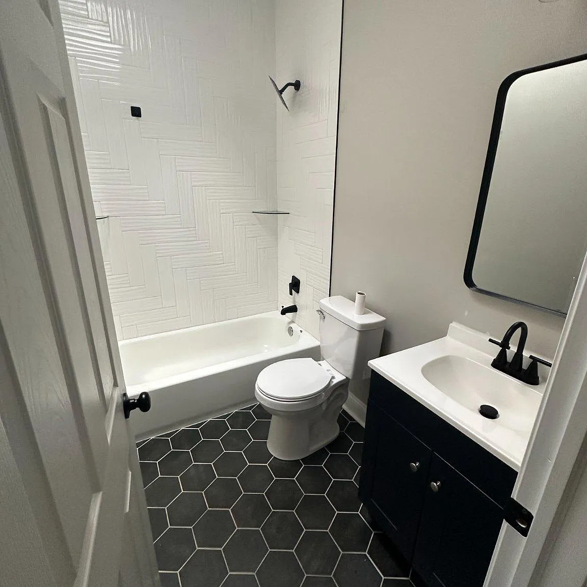 2 bed, 1.0 bath, 1130 sqft, $1,350 — Photo 4