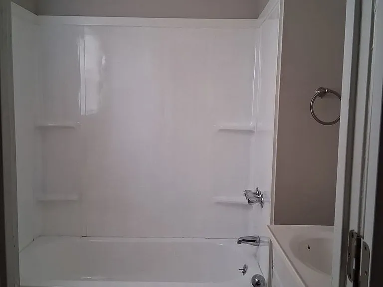 318 Idlewild St — Photo 6