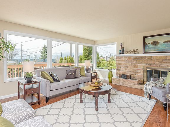 3rd image of 1156 Bridgeview Dr