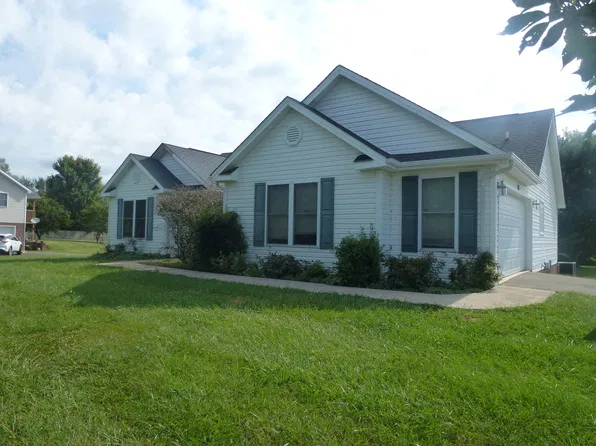 203 Pine Bark Dr, Jonesborough, TN 37659