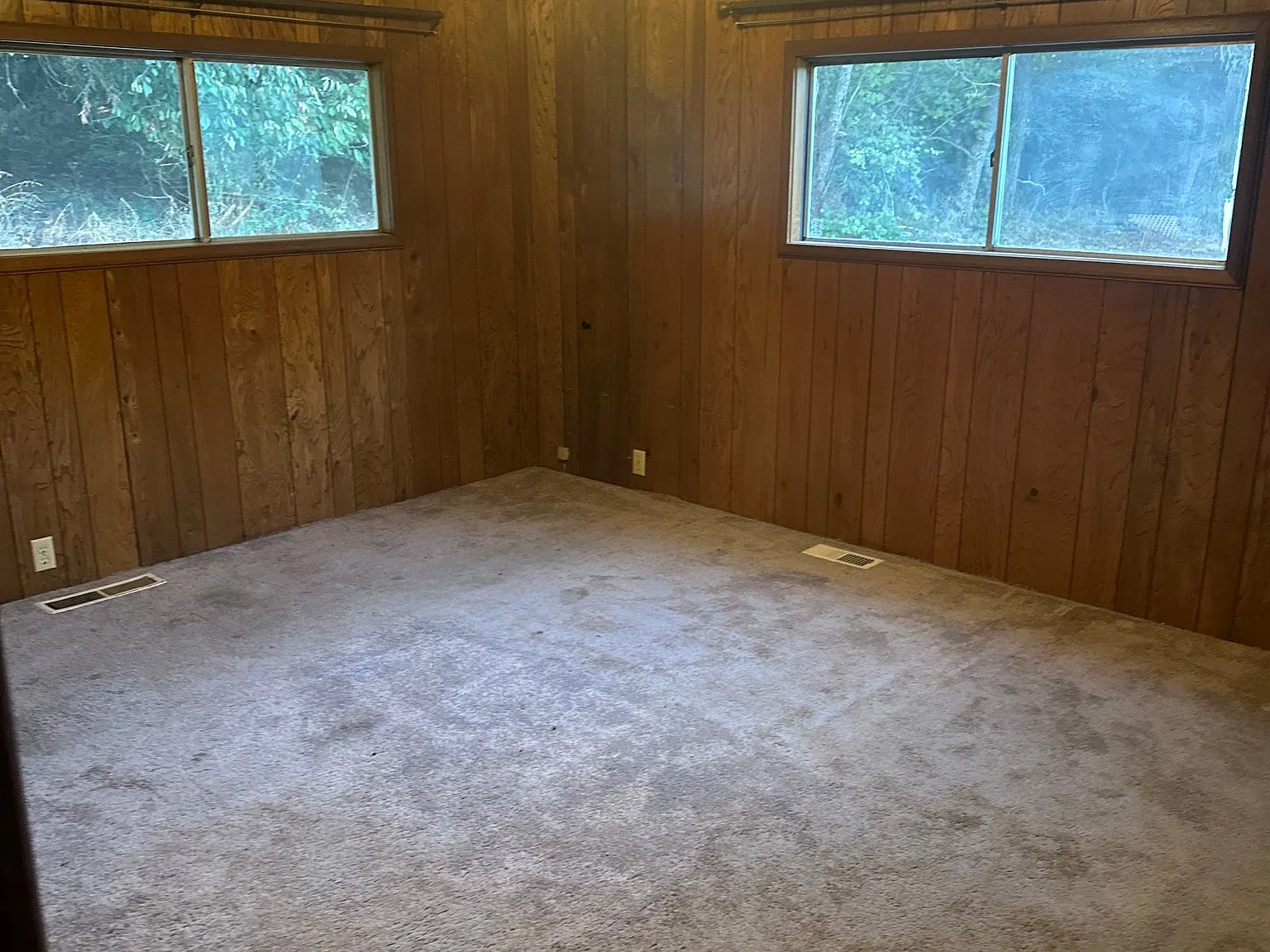 Private 3-Bed/2-Bath Single Family Home on Acreage — Photo 4