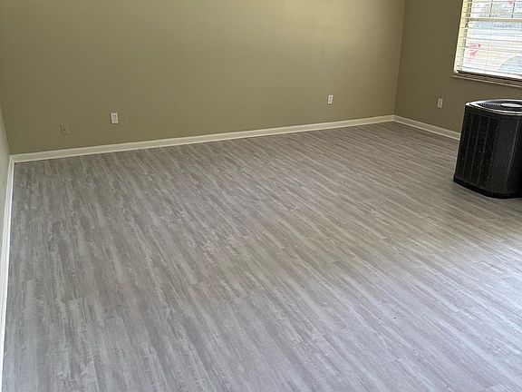 2nd image of 1536 Powder Ave #1536