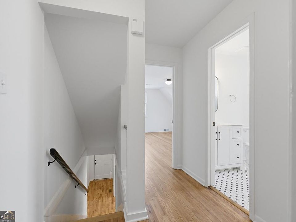 1st image of 2413 Charleston Oaks Ln