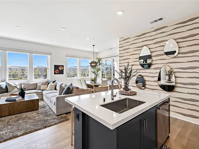896 Sunrise Rd — Photo 14