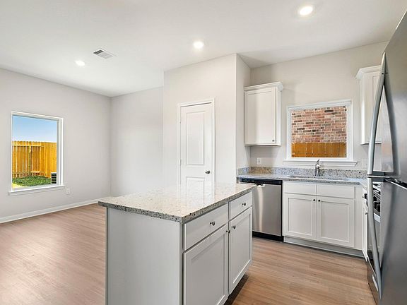 5th image of 405 San Miguel Creek Dr