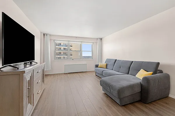 Sold by Compass | media 20