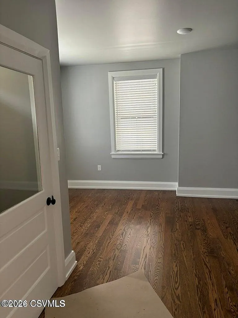 3 bed, 1916 sqft, $2,600 — Photo 3