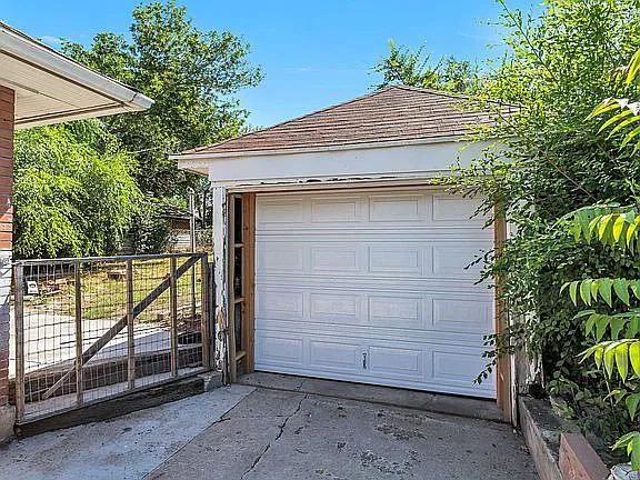 2846 Van Buren Ave — Photo 15