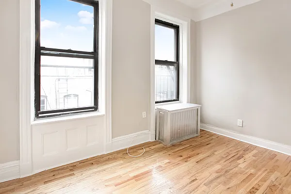 Rented by REAL New York | media 9