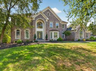 17915 White Robin Ct, Chesterfield, MO 63005