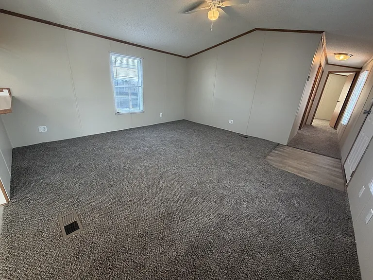 38000 Le Chateau Blvd #383 — Photo 2