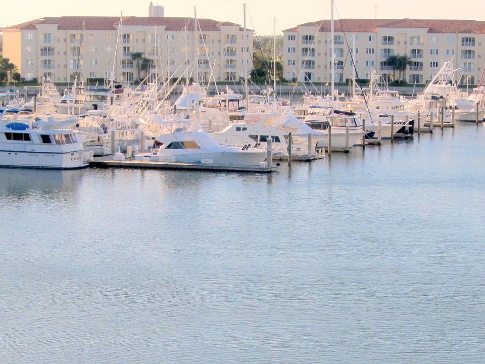 1st image of 18 Harbour Isles Drive W #Ph05