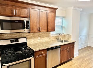 10 Starks Pl #1, Lynbrook, NY 11563