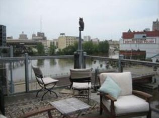 130 S Water St APT 100, Milwaukee, WI 53204