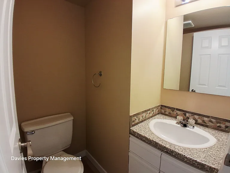636 Saddleback Rd NW — Photo 8