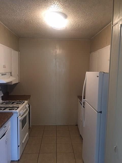 2nd image of 1957 Butternut St