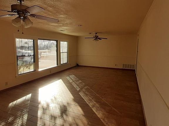 3rd image of 4150 Potomac Ave