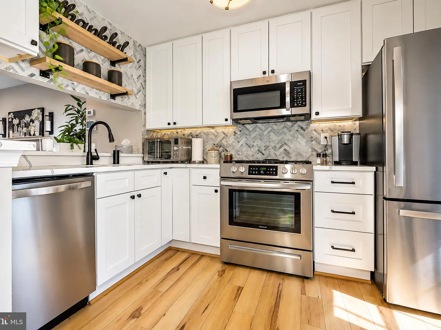 2 bed, 2.5 bath, 1512 sqft, $3,300 — Photo 3
