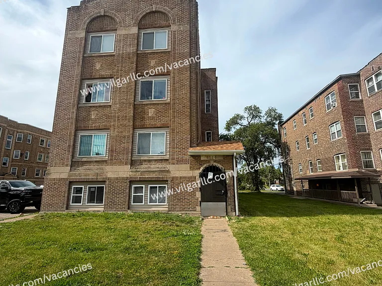 1514 W 5th Ave — Photo 1