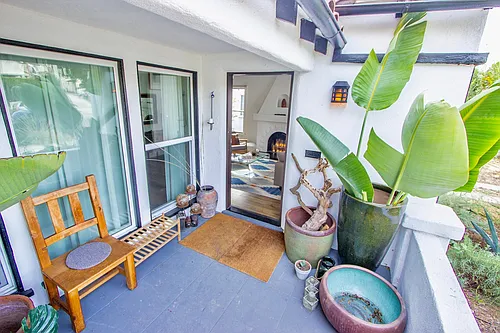 1852 S Redondo Blvd Photo 1