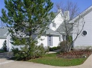 640 Fairfield Ln, Aurora, OH 44202