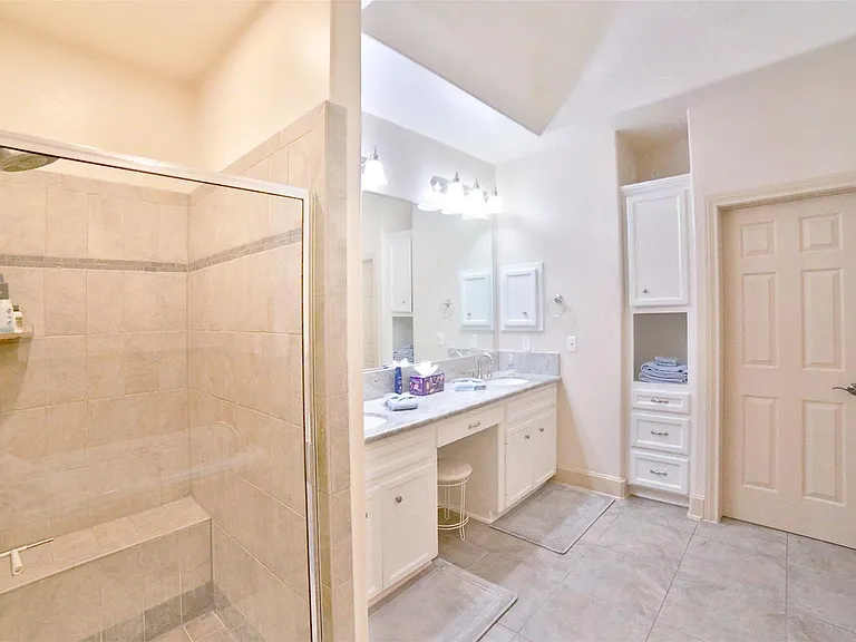 2410 Dorrington St #C — Photo 15