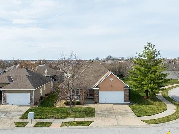 4th image of 4756 SW Leafwing Dr