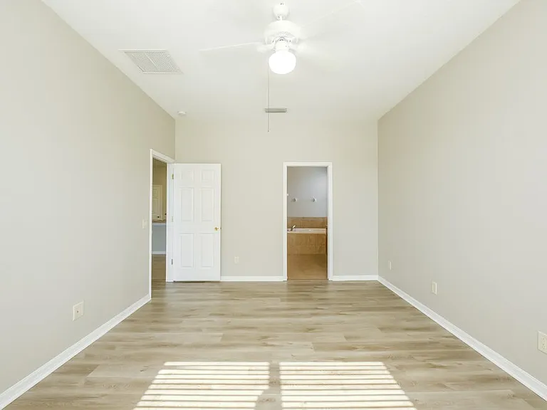 9011 40th Ct E — Photo 11