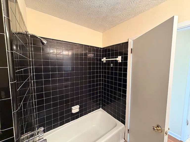 4112 Oak Dr — Photo 10