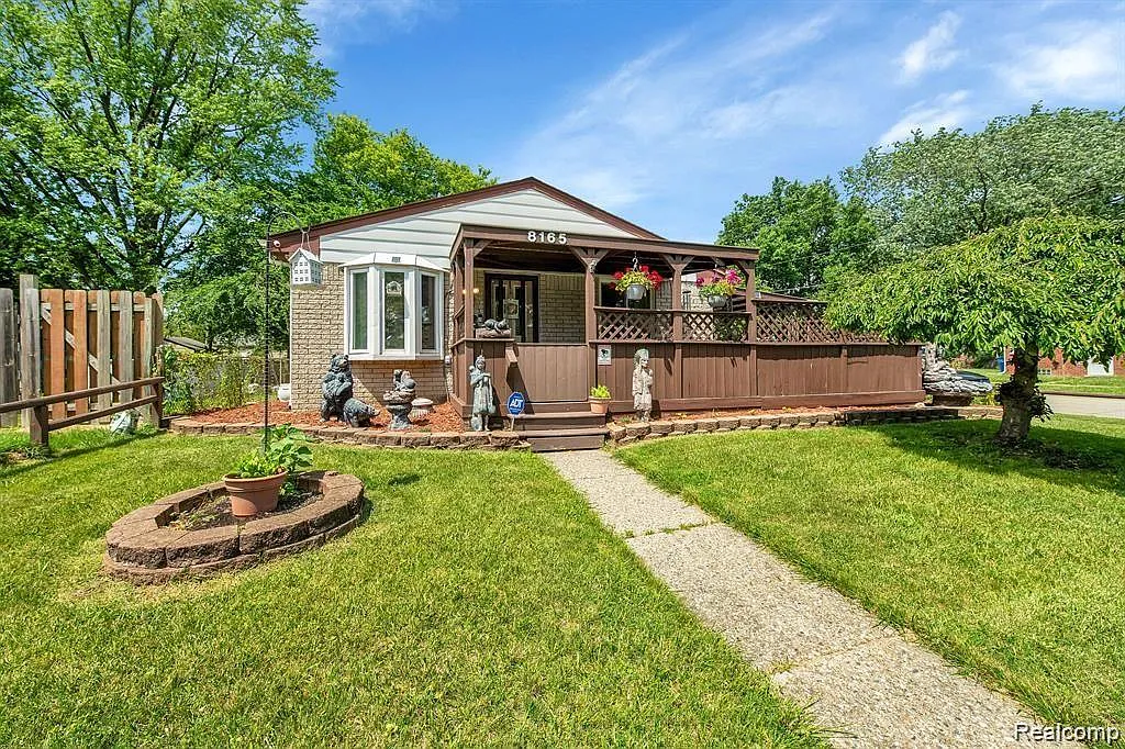 8165 Westminster Ave photo 1