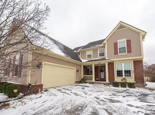 434 Franklin Lake Cir, Oxford, MI 48371