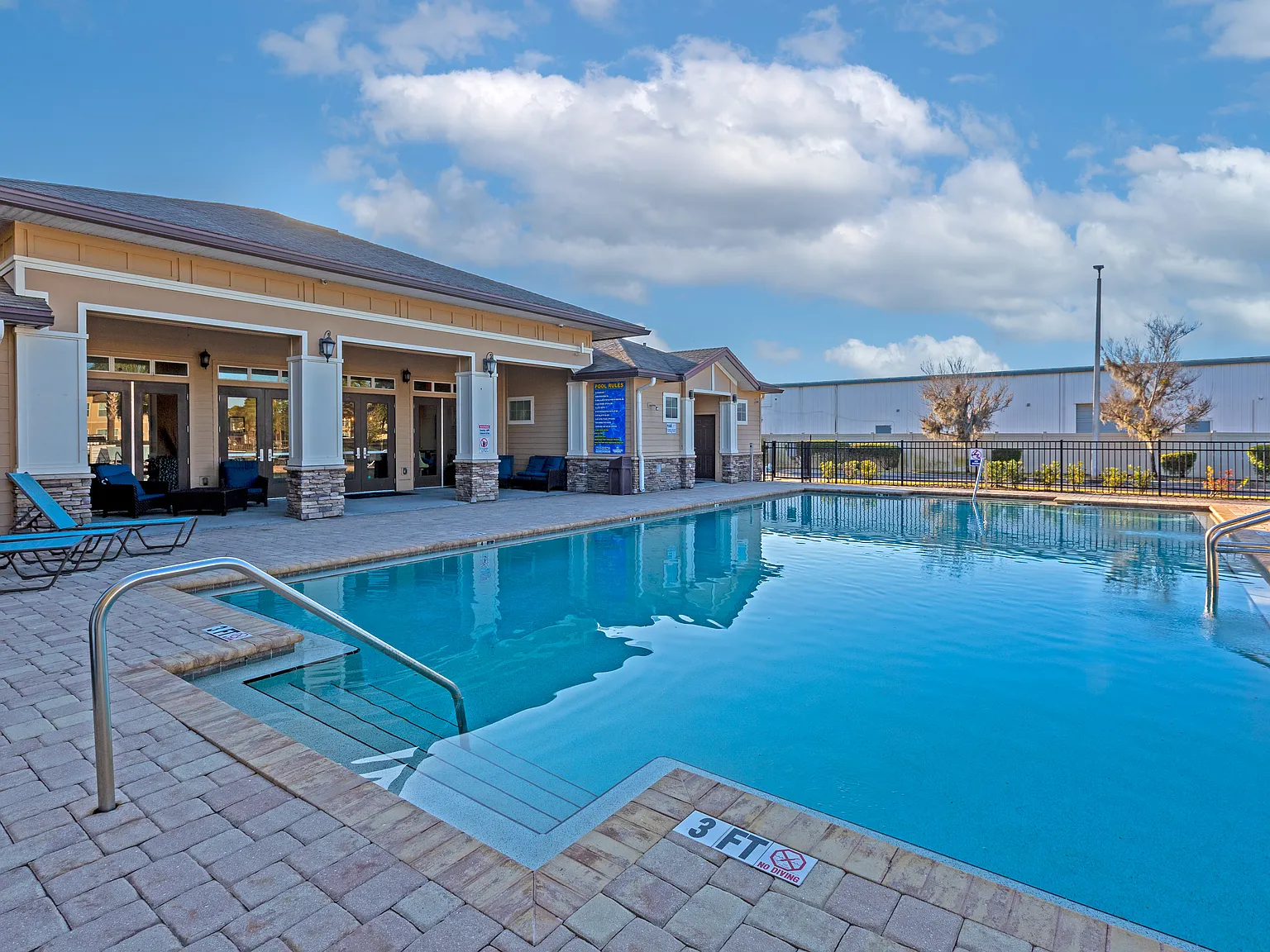 Oakwood Sarasota — Photo 1