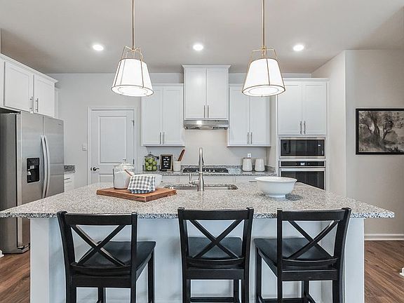 4th image of 115 W Chokeberry Way