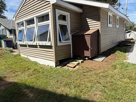 2nd image of 64 Acorn Road