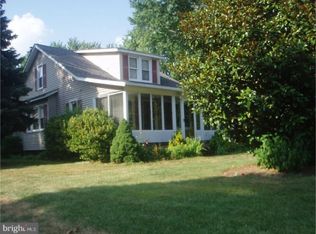 1052 Edinburg Rd, Hamilton, NJ 08690