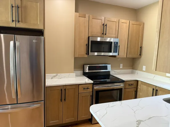 33 Ann St #1, Newport, RI 02840