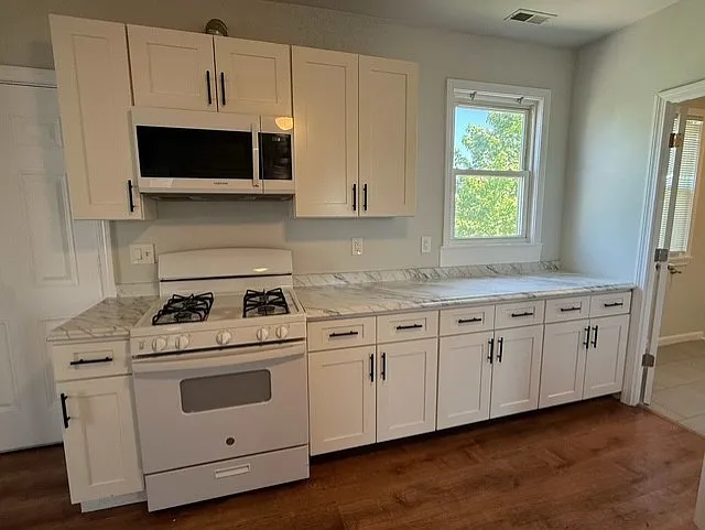 353 Ogden St #2 — Photo 8