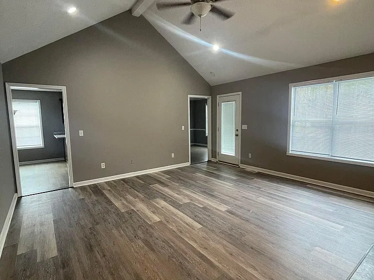 517 Herman Ave — Photo 5