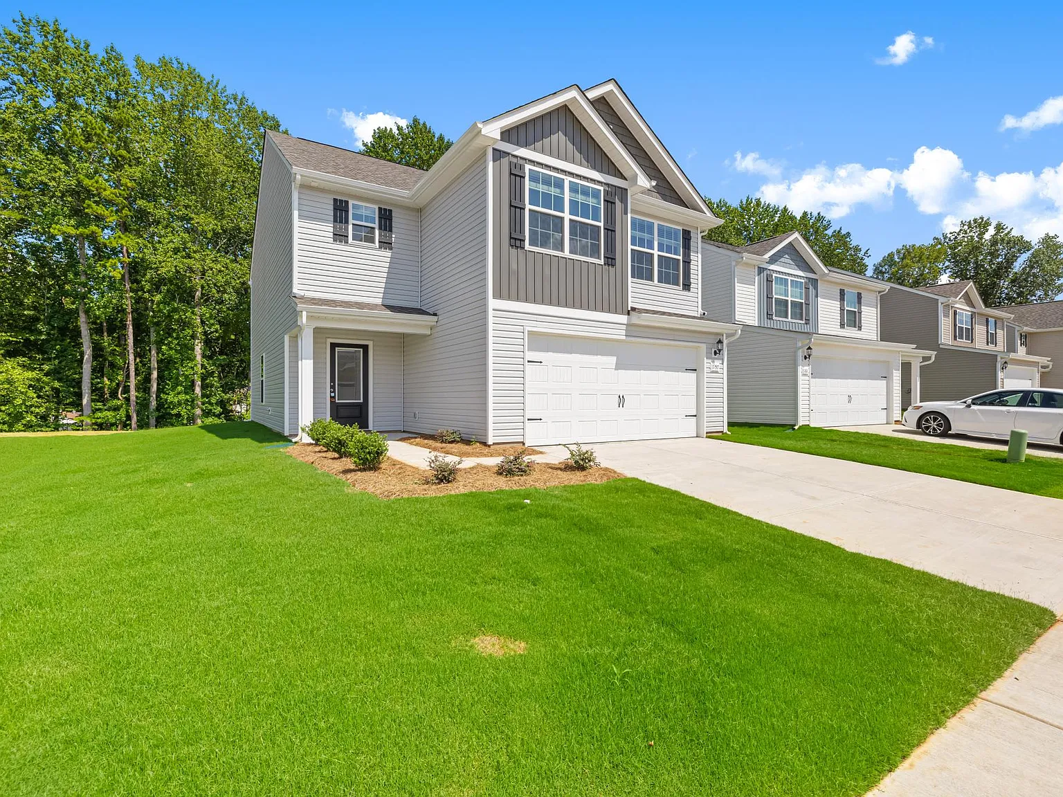 3 bed, 2.5 bath, 2025 sqft, $2,095 — Photo 3