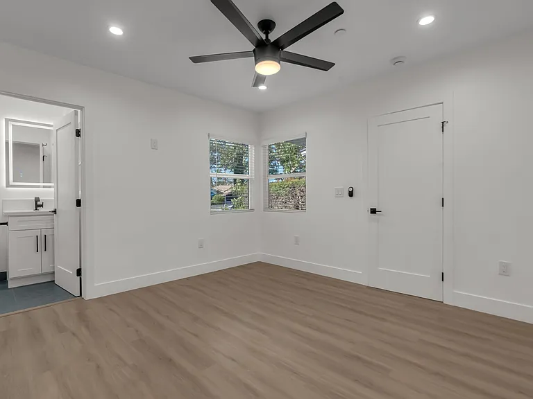 15208 Fernview St #15208 — Photo 17