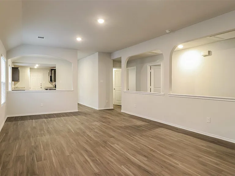 2166 Middle Ridge Dr — Photo 8