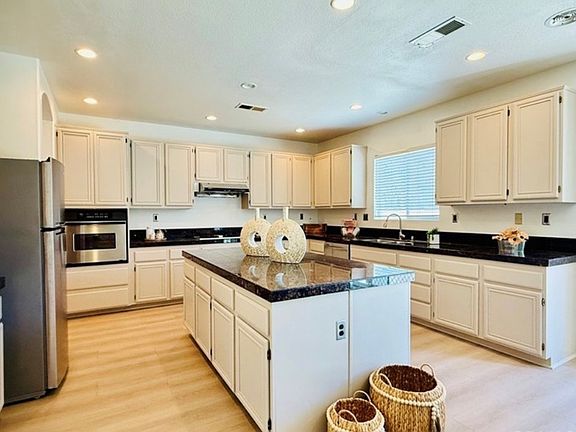 3rd image of 11958 Sunstone Ct #2-M